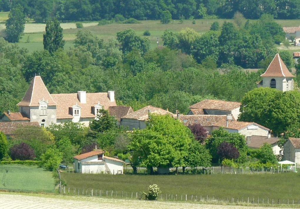 B&B Le Savoir Vivre Bonnes  Εξωτερικό φωτογραφία