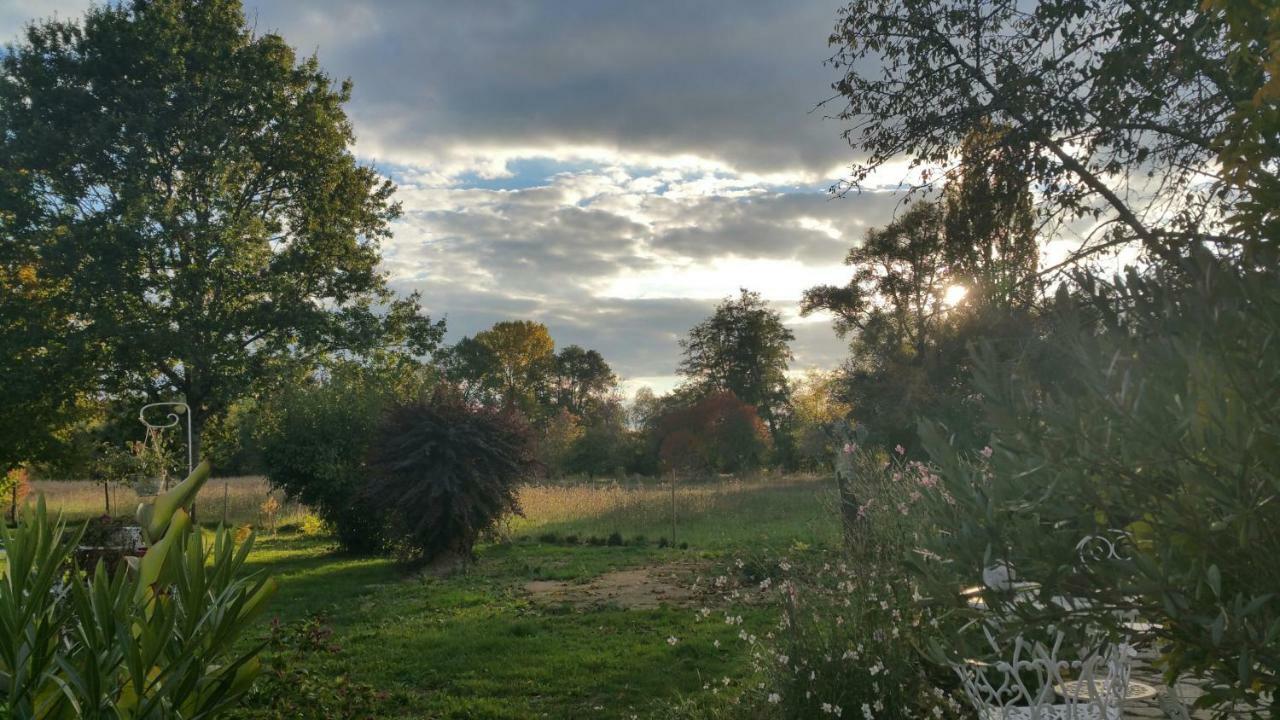 B&B Le Savoir Vivre Bonnes  Εξωτερικό φωτογραφία